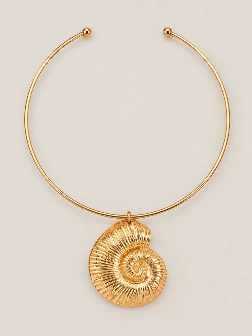 New! Gold Shell Collar Necklace NWOT